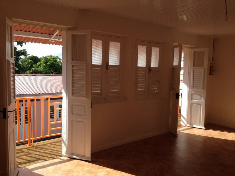 Immeuble de 116m2 à vendre 155 000 EUR au Lamentin (97232) - L — photo 3