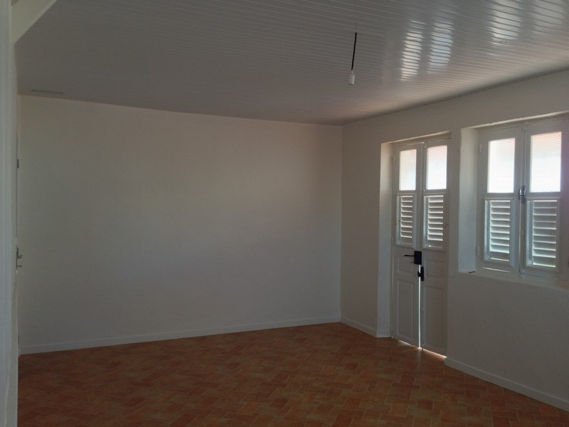 Immeuble de 116m2 à vendre 155 000 EUR au Lamentin (97232) - L — photo 6