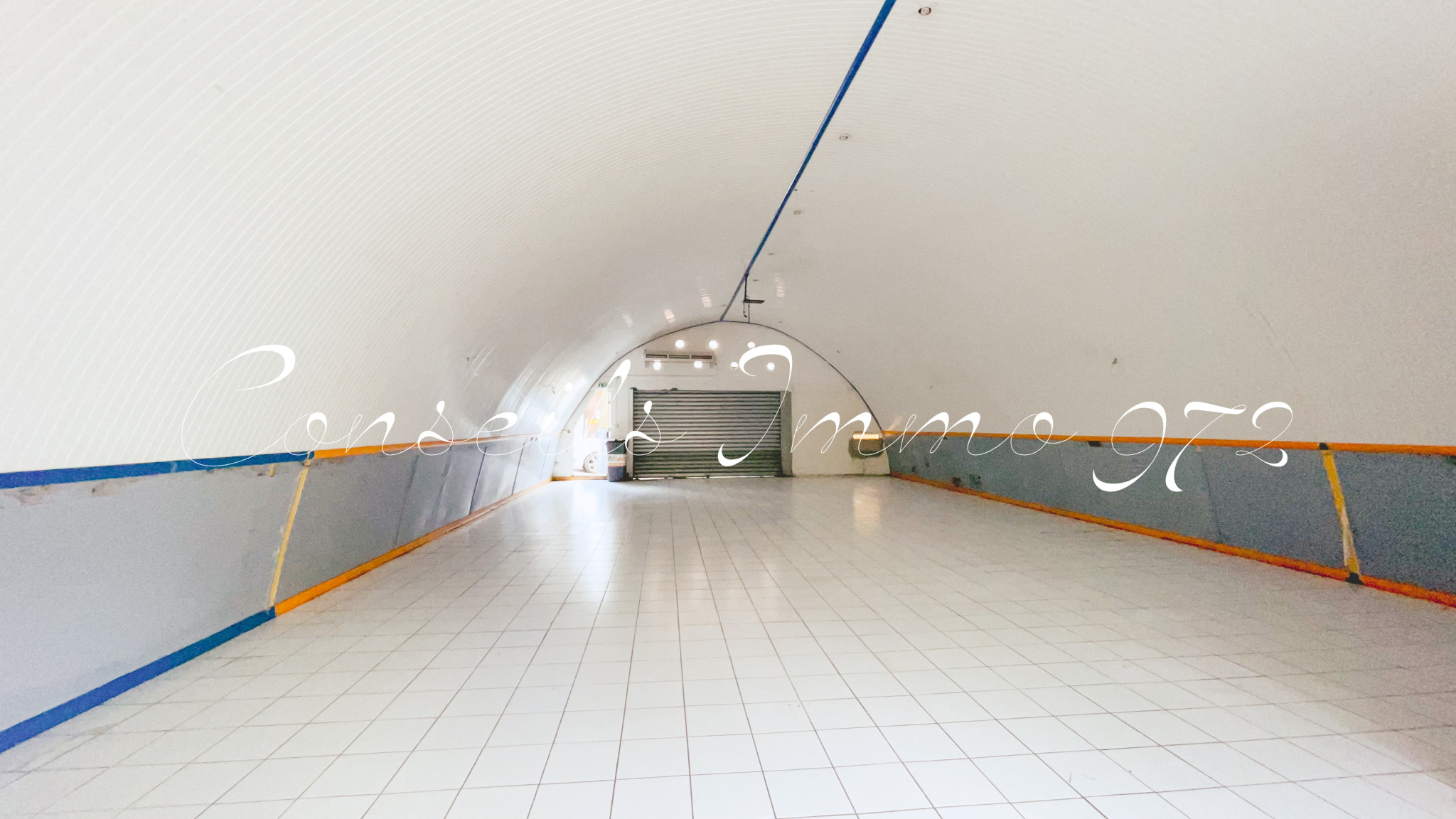Local entrepôt 140 m2 - 4,17 m sous plafond, double accès - — photo 5