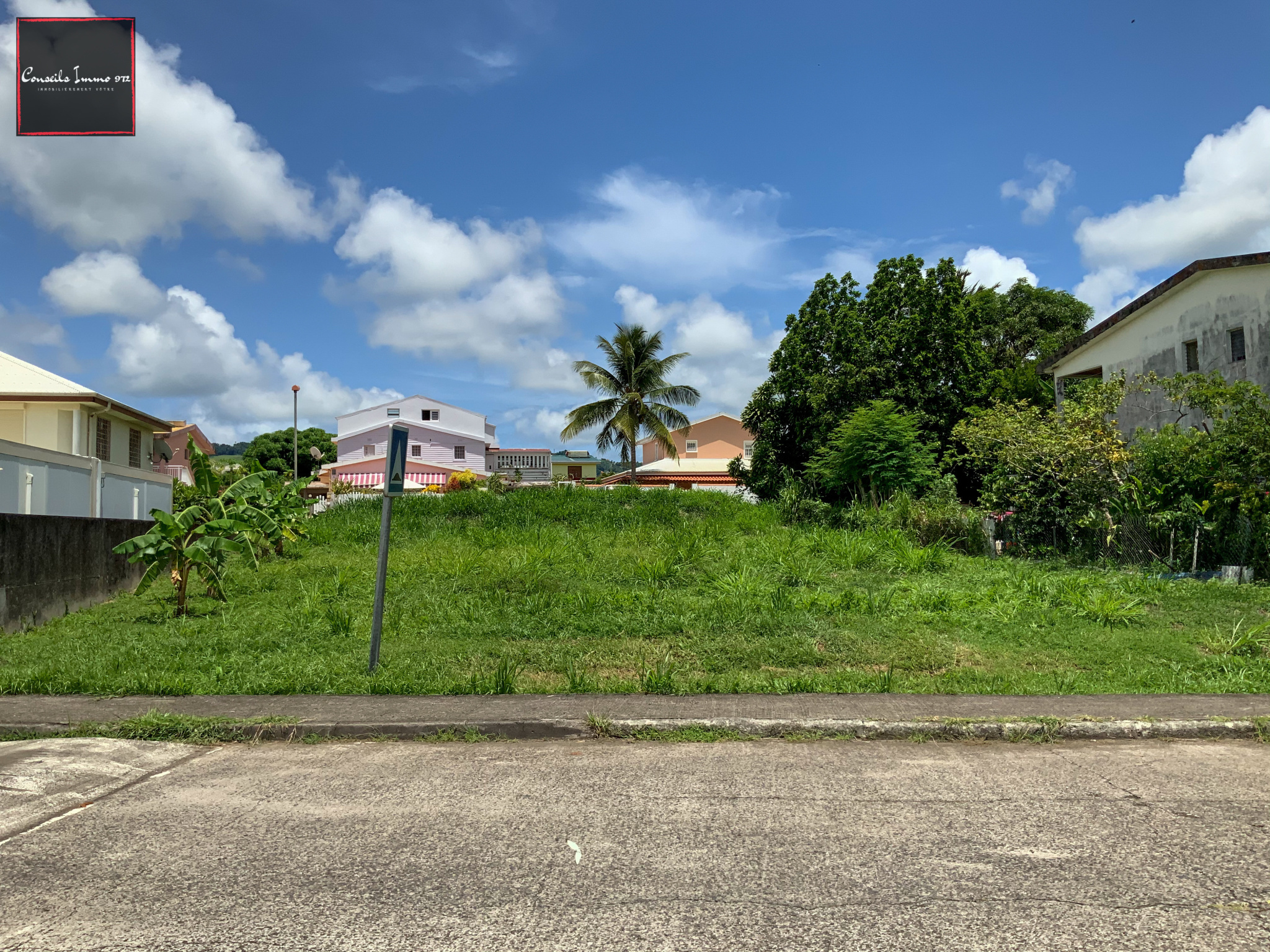 À vendre à Lamentin : terrain avec CONSEILS IMMOBILIERS MART — photo 2