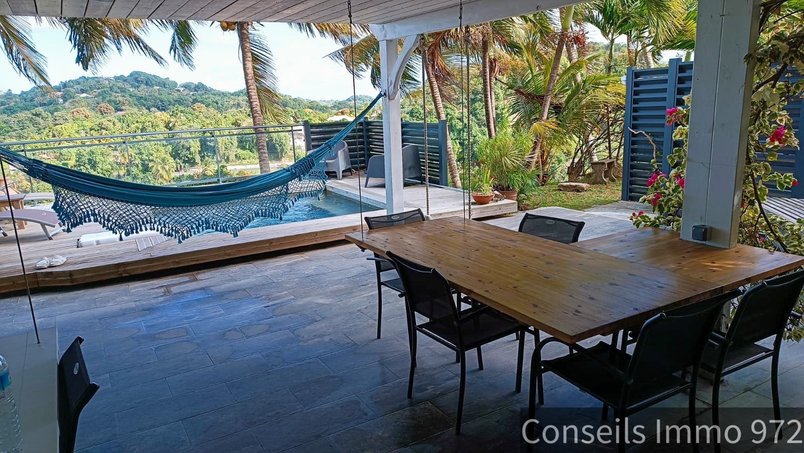 Villa duplex T5 + T3 locatif, piscine, vue mer - Morne Courb — Le Marin