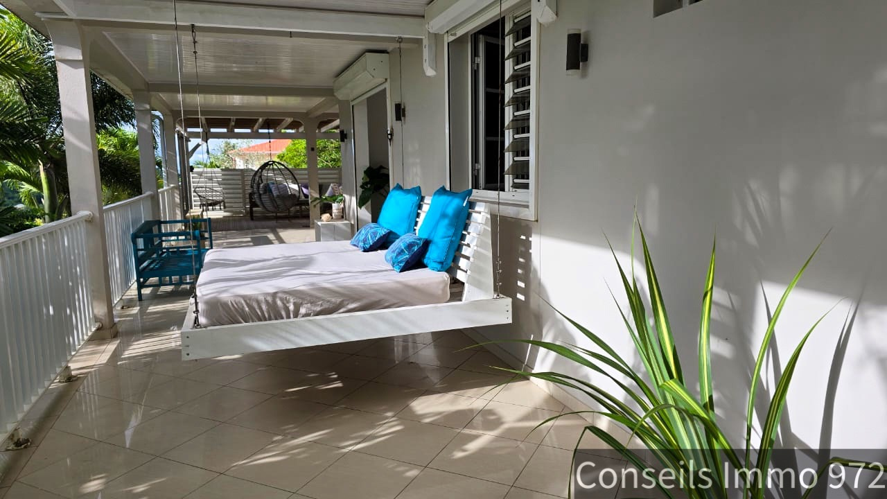 Villa duplex T5 + T3 locatif, piscine, vue mer - Morne Courb — photo 5