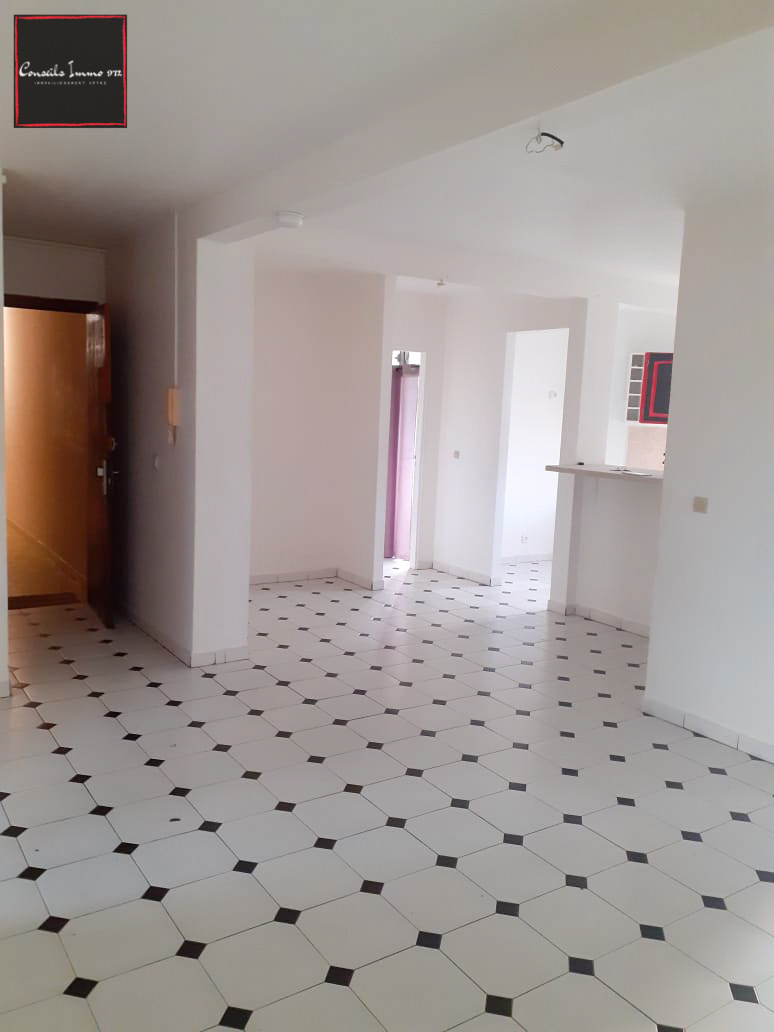 Grand appartement T4 en vente à Ducos — Ducos