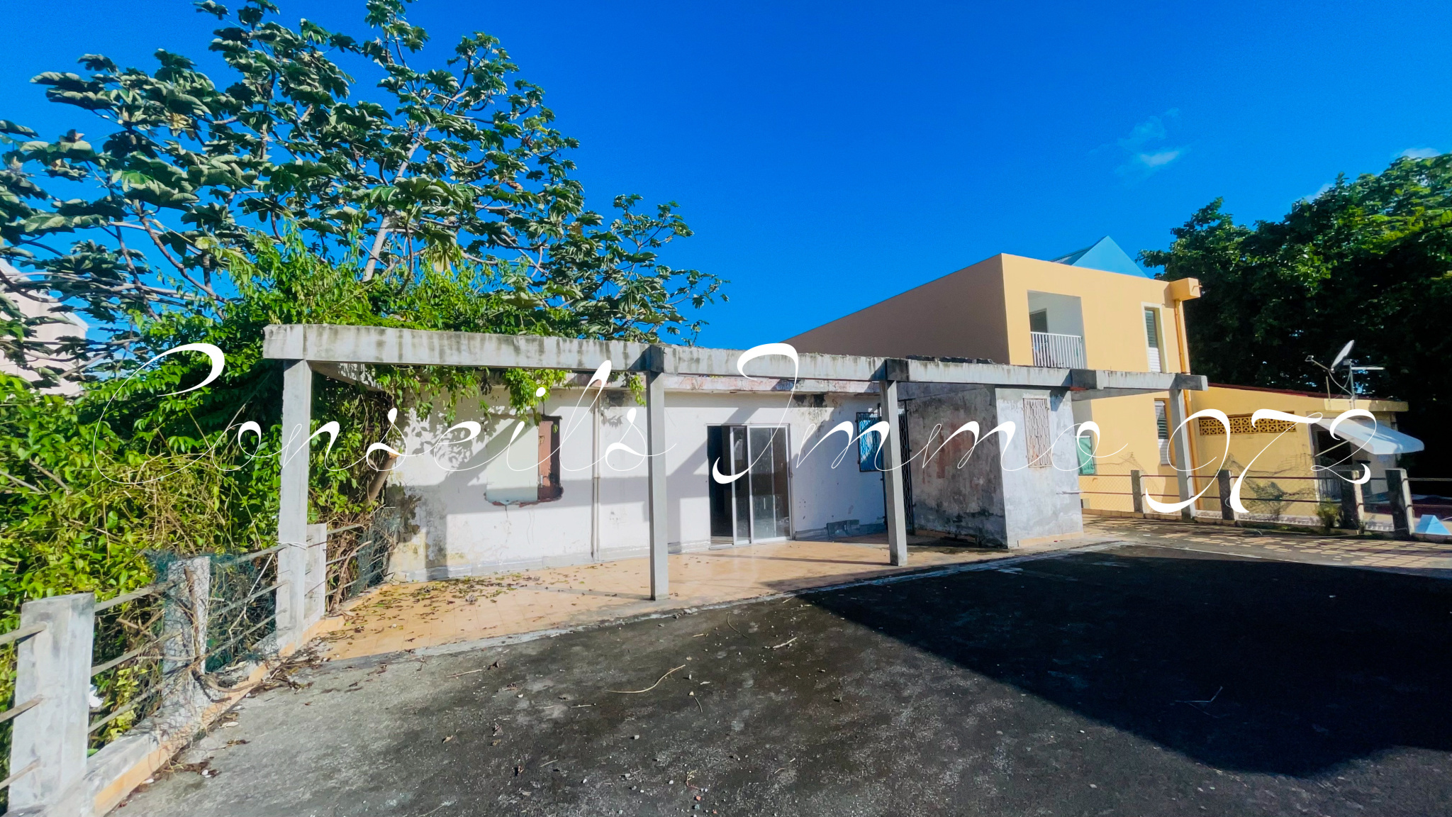 À Vendre   Ensemble Immobilier à réinventer   Bourg du Marin — photo 2