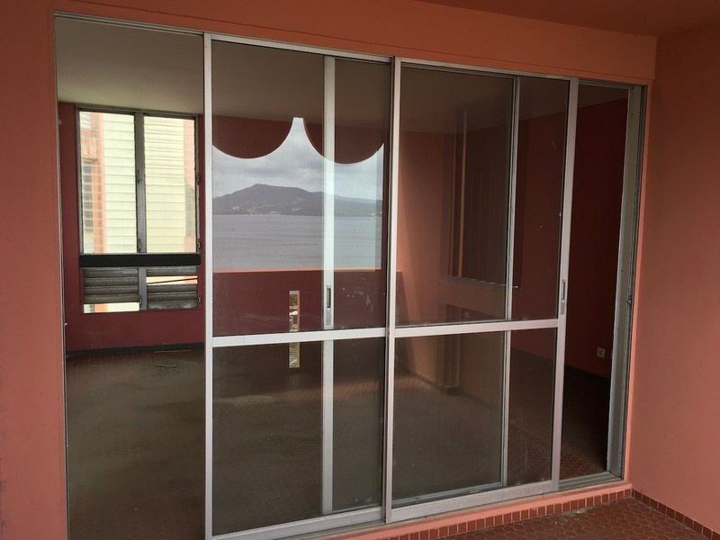 À Fort-De-France, appartement avec 4 pièces à acheter — photo 3