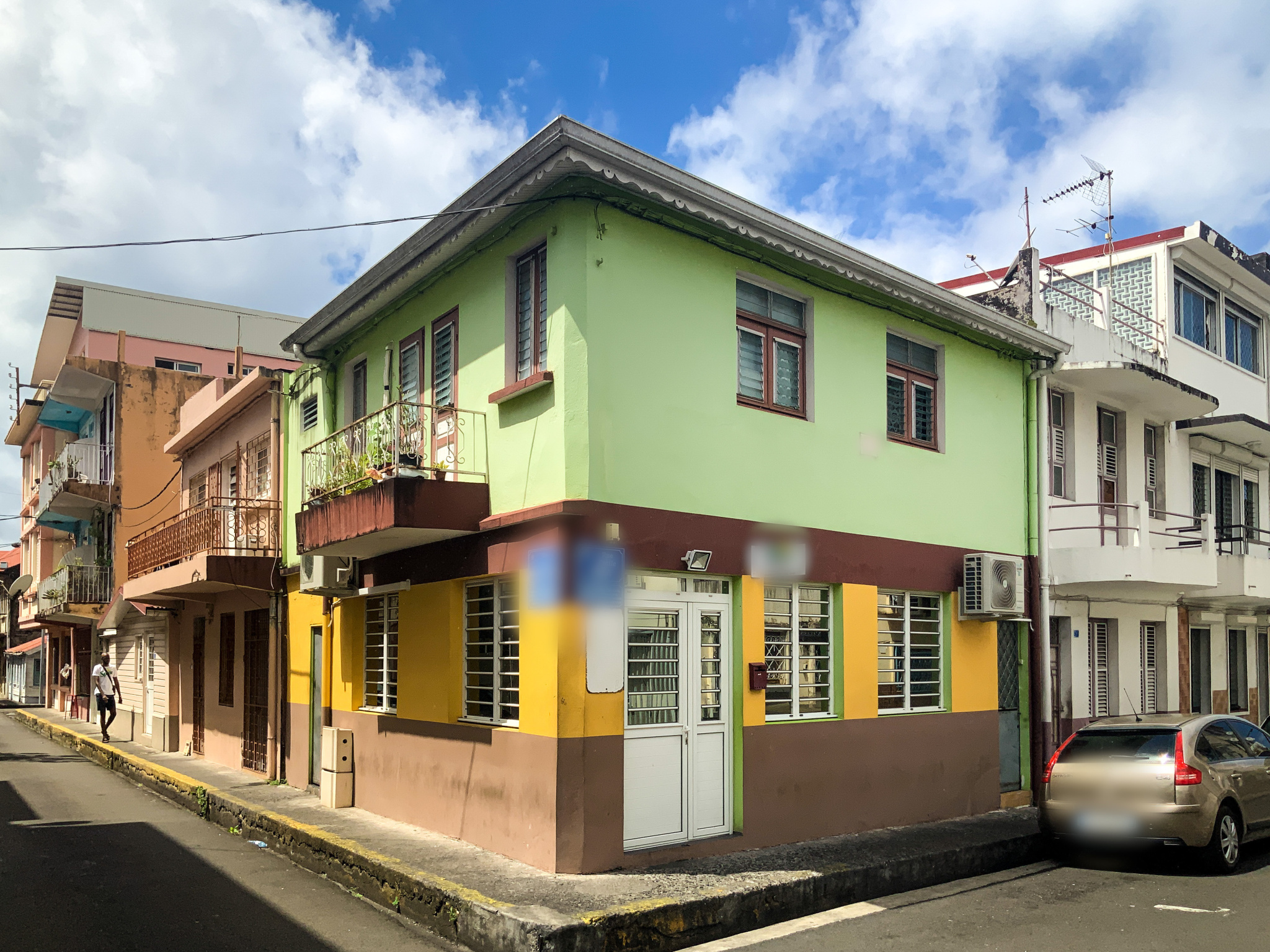 Immeuble de rapport pour investissement immobilier à Fort-De — Fort-de-France