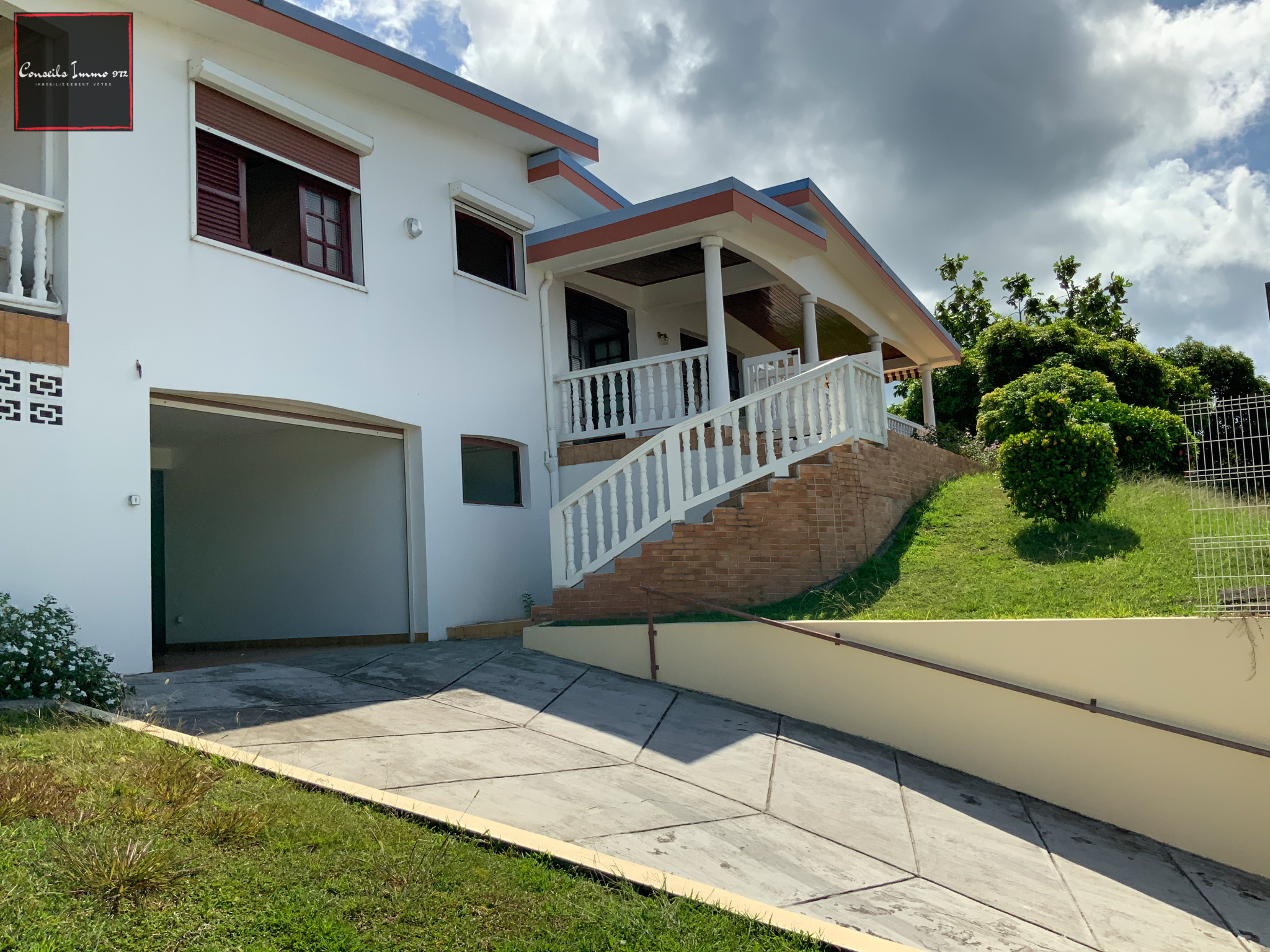 À Ducos, Villa F5 de 147 m2 et jardin de 1 110 m2 en vente — photo 2