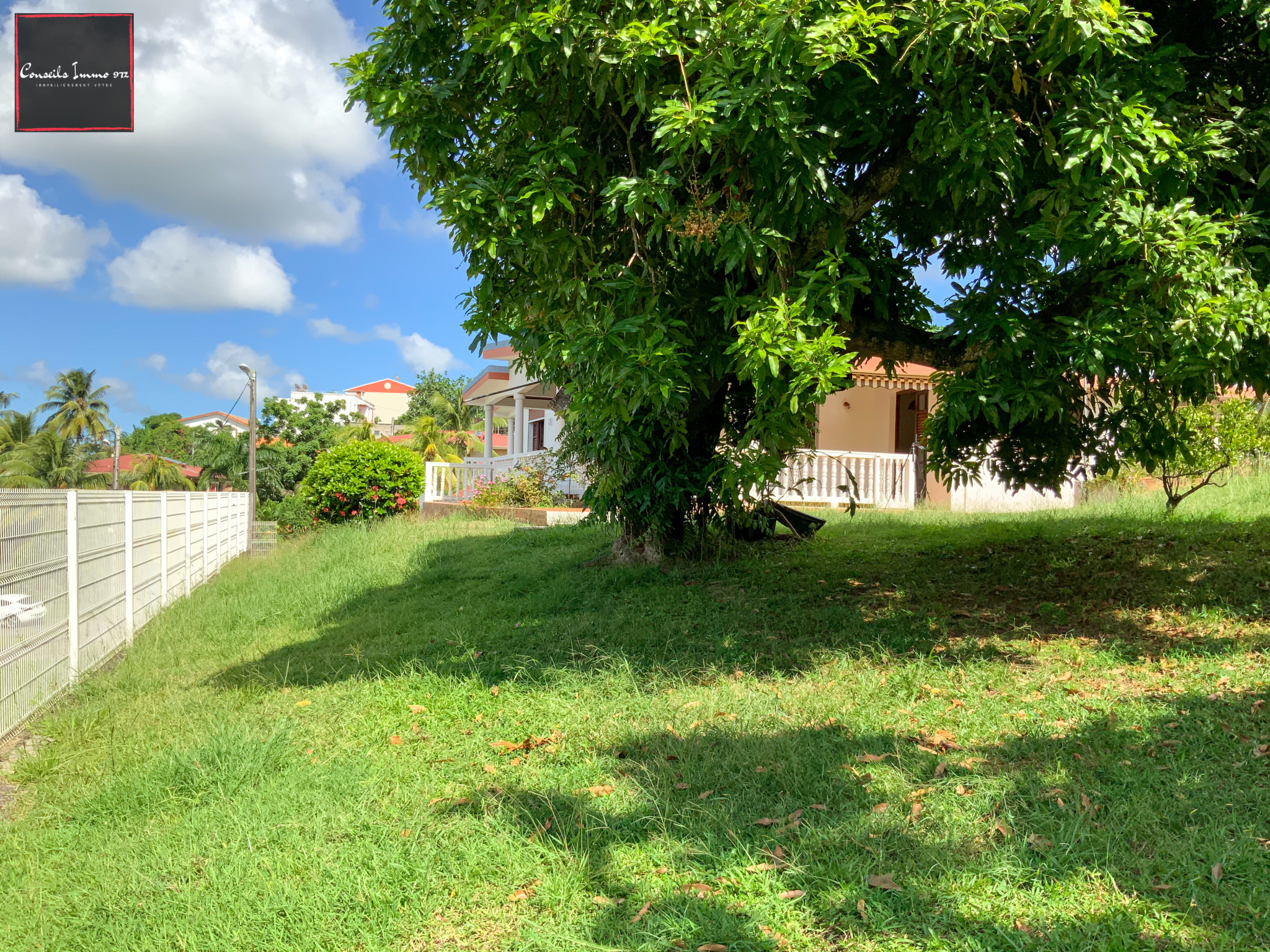 À Ducos, Villa F5 de 147 m2 et jardin de 1 110 m2 en vente — photo 4