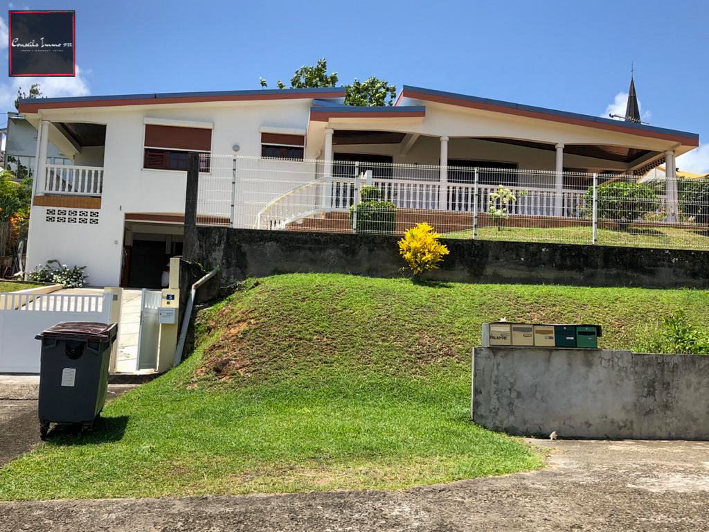 À Ducos, Villa F5 de 147 m2 et jardin de 1 110 m2 en vente — photo 3
